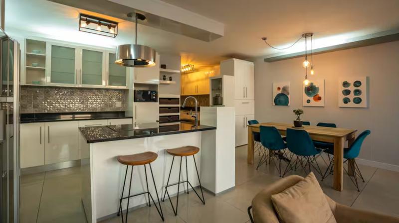 To Let 2 Bedroom Property for Rent in Dolphin Beach Western Cape